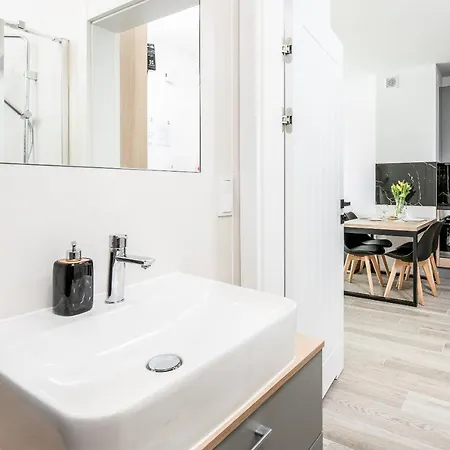 5d Fredry 2/36 דירה *